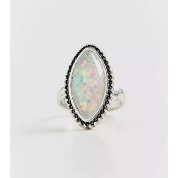 Mia Colona x Urban Outfitters Women's Statement Ring Opal NWT 28 Sz 6 7 - Picture 1 of 4